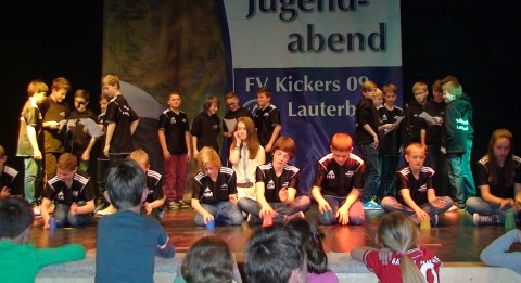 Jugendabend 2014 - D-Jugend mit dem "Cup-Song"