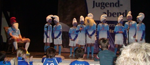 Jugendabend 2014 - E-Jugend mit dem "Lied der Schl�mpfe"