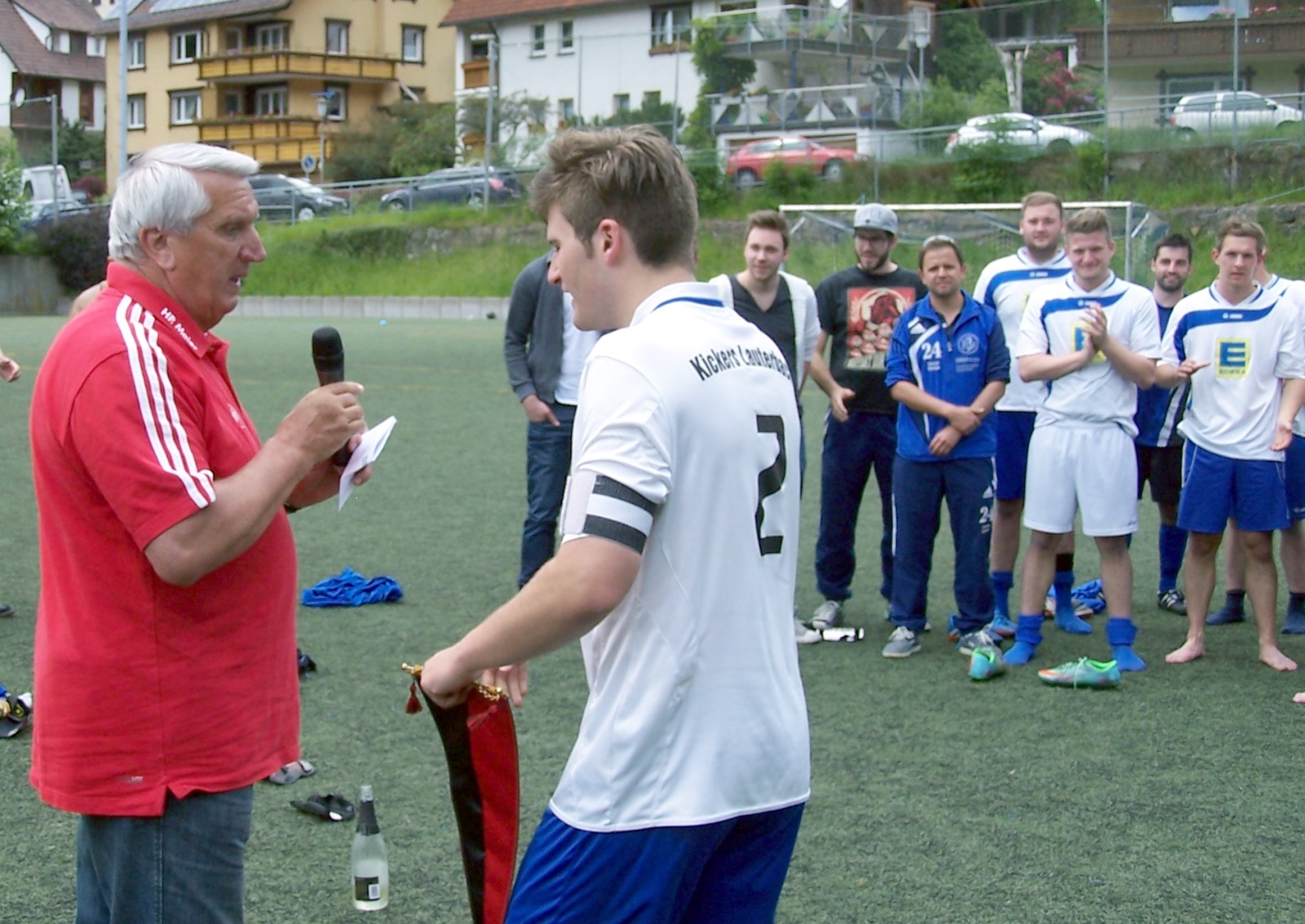 Die 2.Mannschaft feiert die erreichte Meisterschaft in der Kreisliga C1