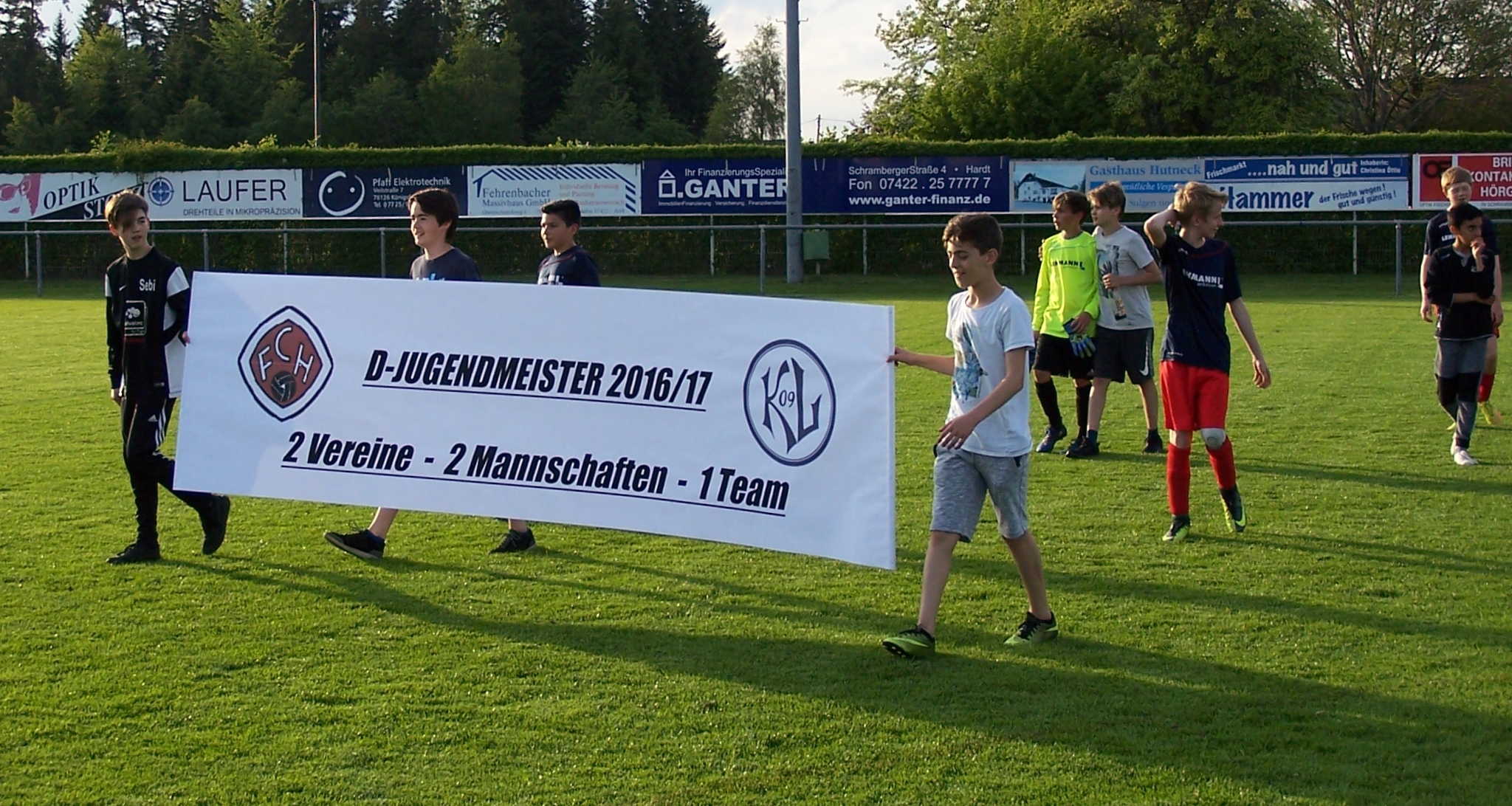 D-Jugendmeister 2 Vereine - 2 Mannschaften - 1 Team