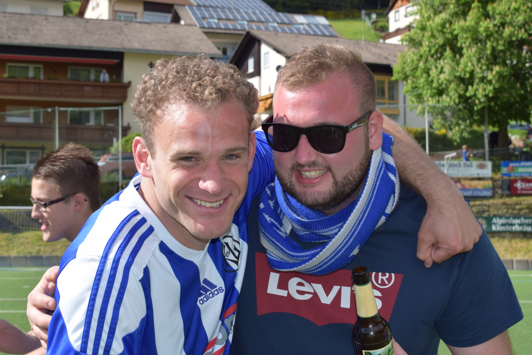 Co-Trainer Tobias Mller mit Nils Mayer