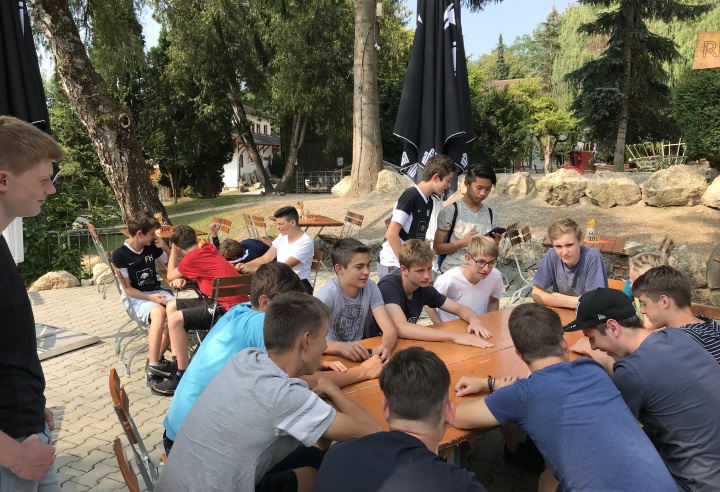 C-Jugend mit 19 Spielern und 4 Trainern an der Lochm�hle