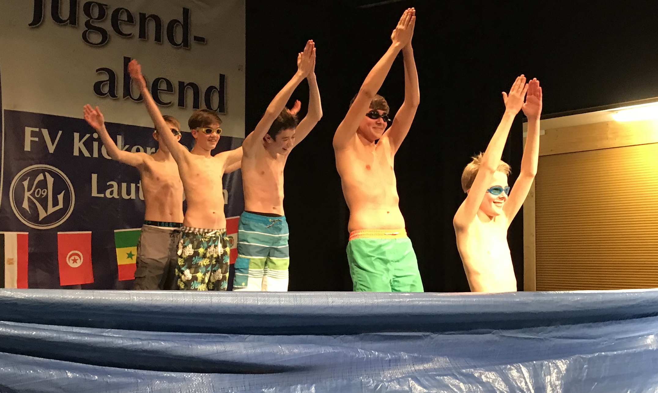 C-Jugend beim Jugendabend 2018 - Baywatch