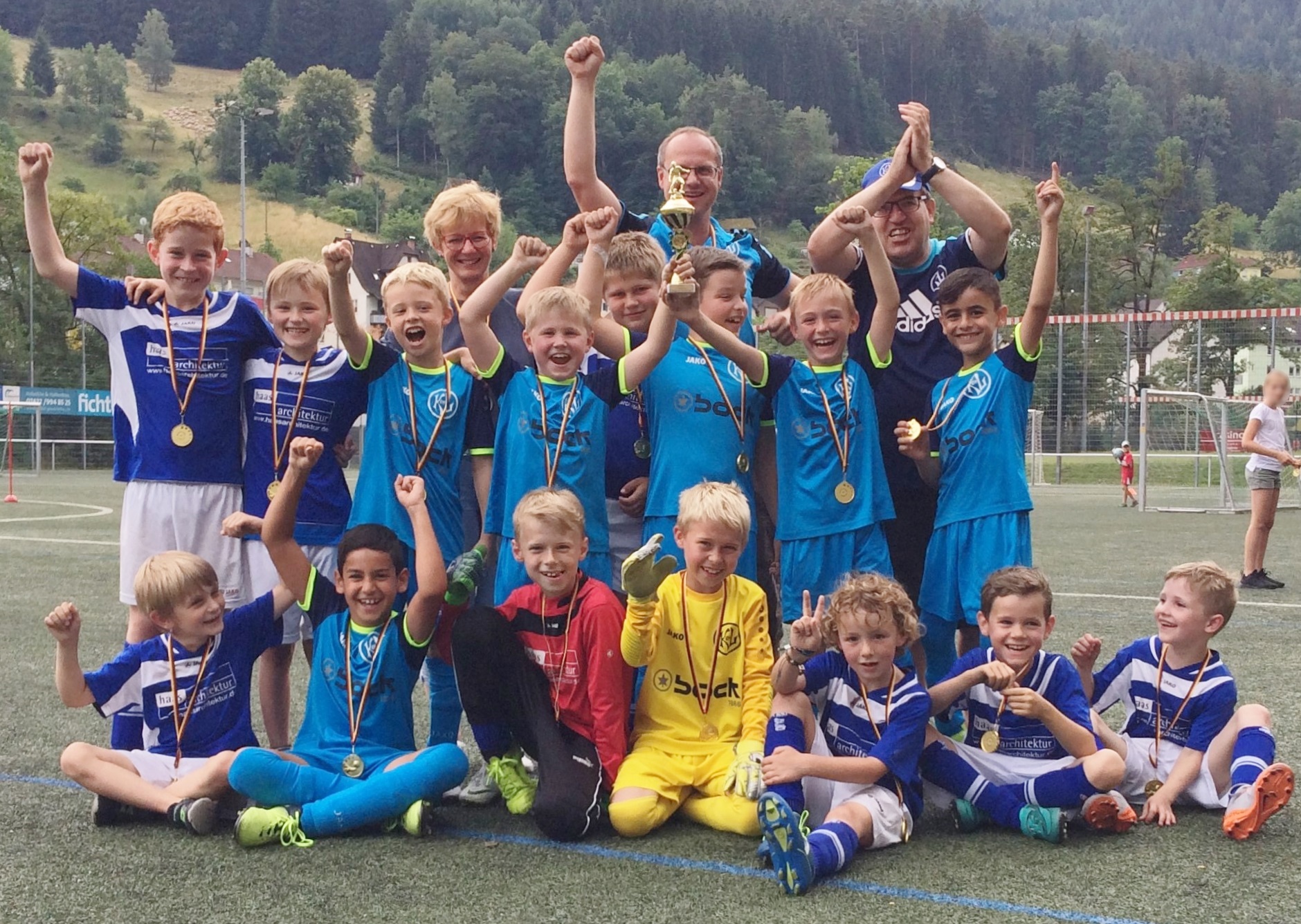 F-Jugend beim Turnier in Schramberg mit 2 Mannschaften im Halbfinale