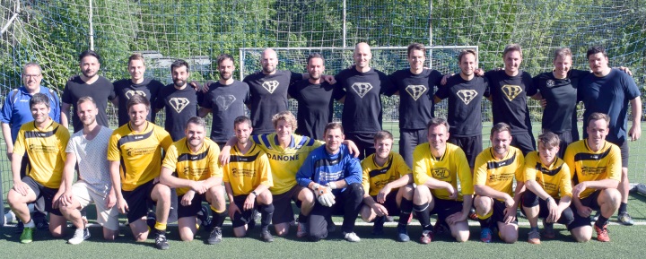 Dorfmeisterschaft 2018 - die Finalisten TSG Hoffnungslos und Jufo Lauterbach