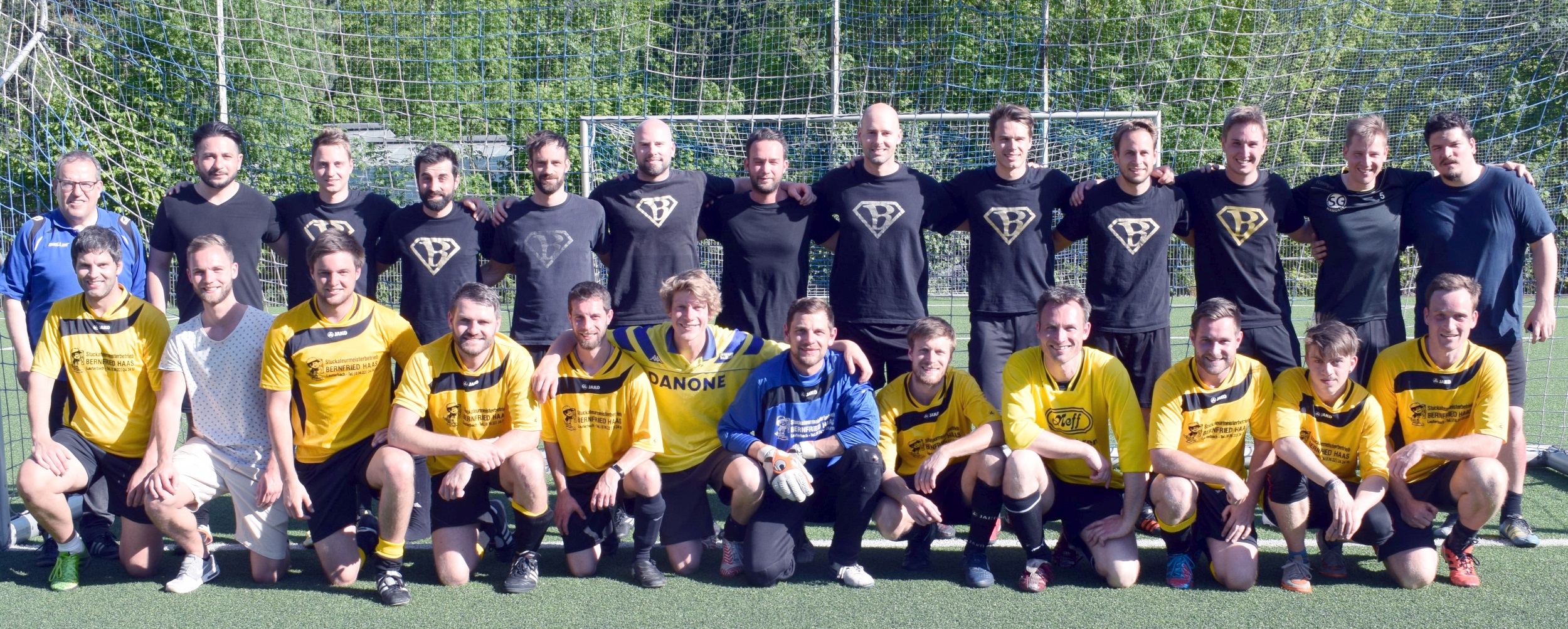 Dorfmeisterschaft 2019 - die Finalisten Super Bajase 05 und die SG Sulzbach