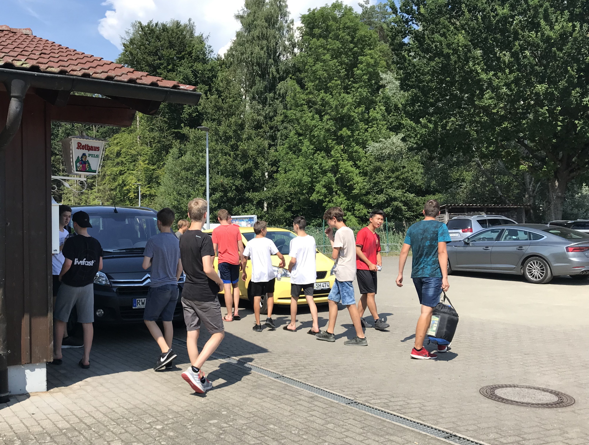 Ankunft am Trainingsgelnde in Moos