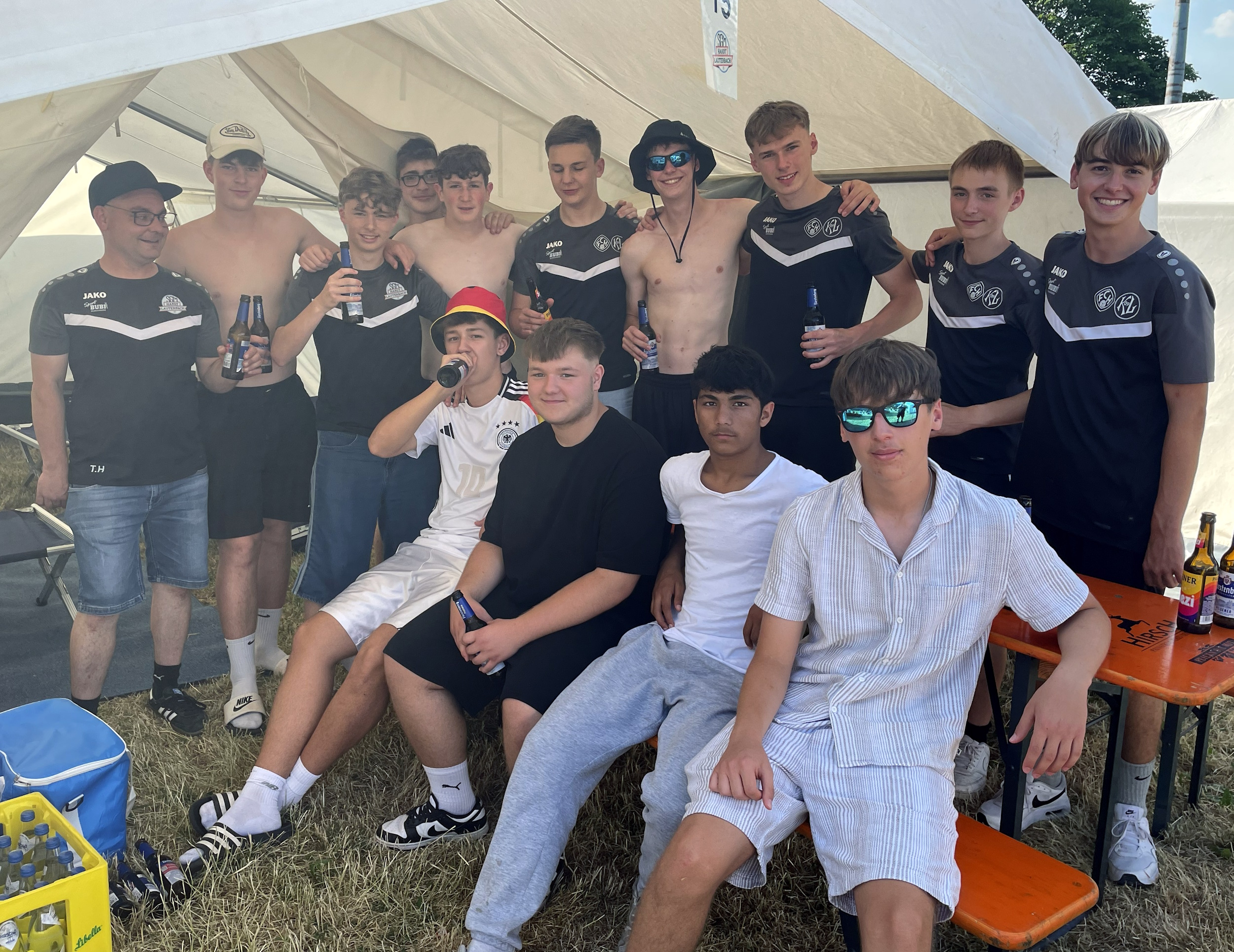 B-Jugend beim Int.U17-Turnier mit Zeltlager in Durchhausen